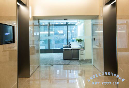 钢化玻璃日本水蜜桃臀V午夜福利一区-单位办公室经典案例图片